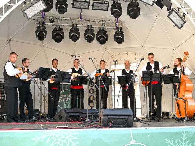 Adventsko jutro uz mandolinski orkestar KUD-a Kvadrilja